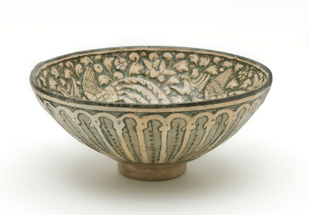 Bowl with Four Phoenixes