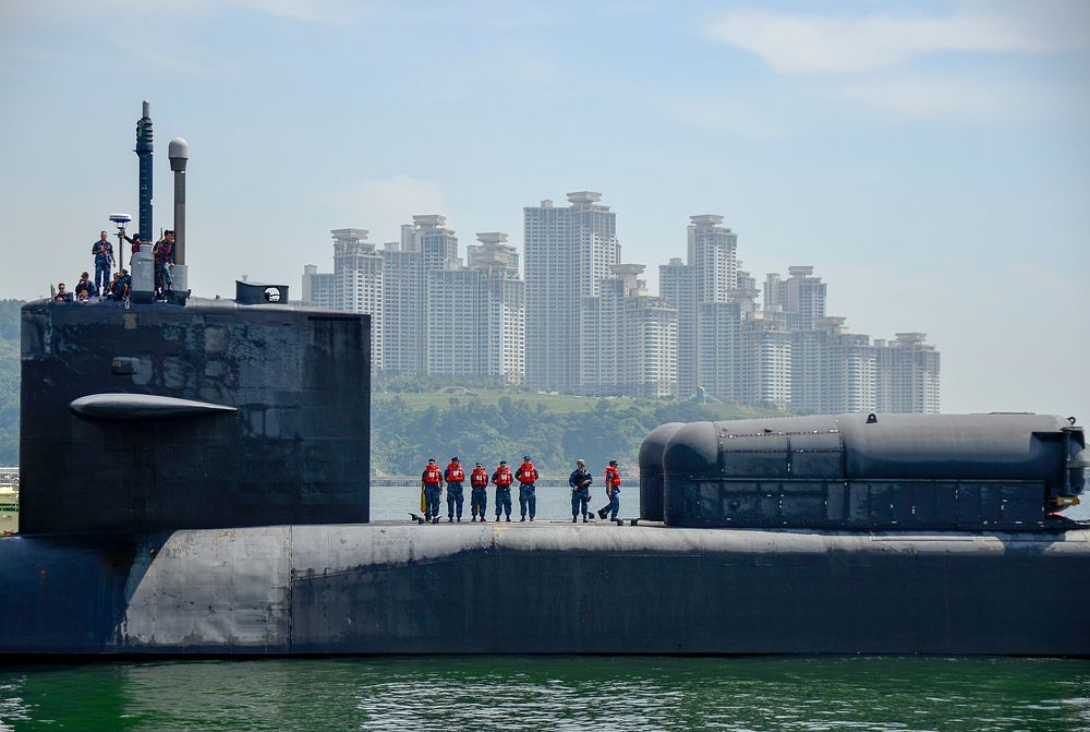 The guided-missile submarine USS Ohio (SSGN 726) arrives at Busan, South Korea, for a regular port visit during a routine…