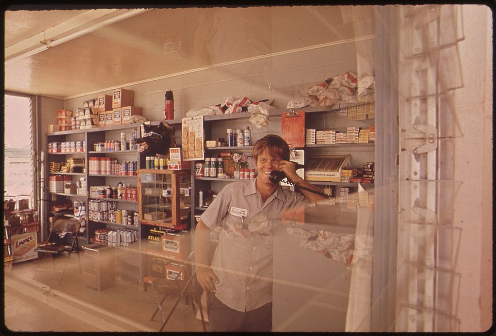 Leakey Drug Store, 07/1972. Original public domain image from Flickr