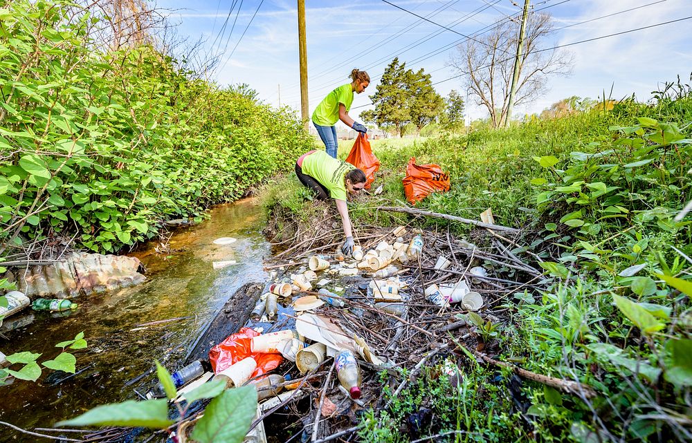 Spring Clean-Up 2018Volunteers from Brody School of Medicine collect litter along MacGregor Downs Rd, Greenville, April 14…