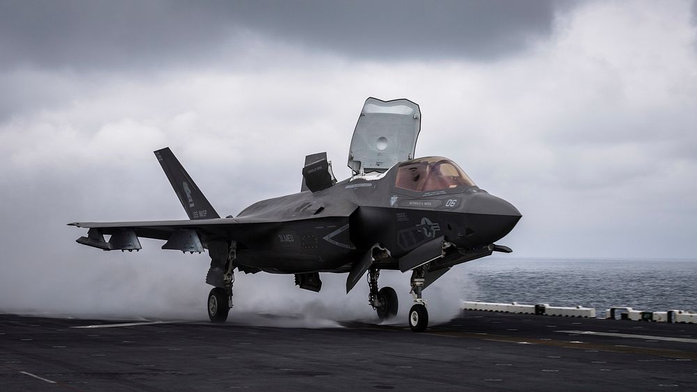 190204-N-ZL062-1212 EAST CHINA SEA (Feb. 4, 2019) An F-35B Lightning II aircraft attached to the F-35B detachment of the…