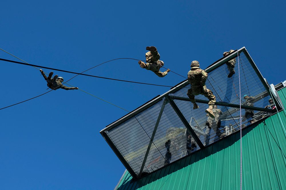 Indian and U.S. Army troops share rappel techniques during Yudh Abhyas 21