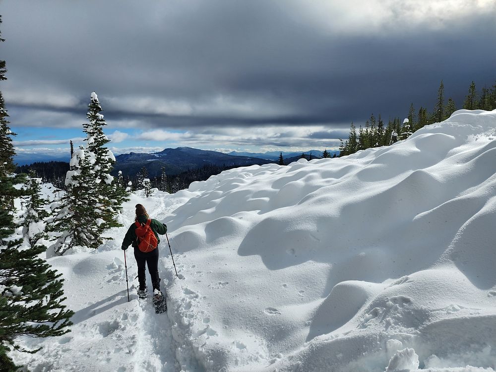 Winter climbing route, snow hiking.