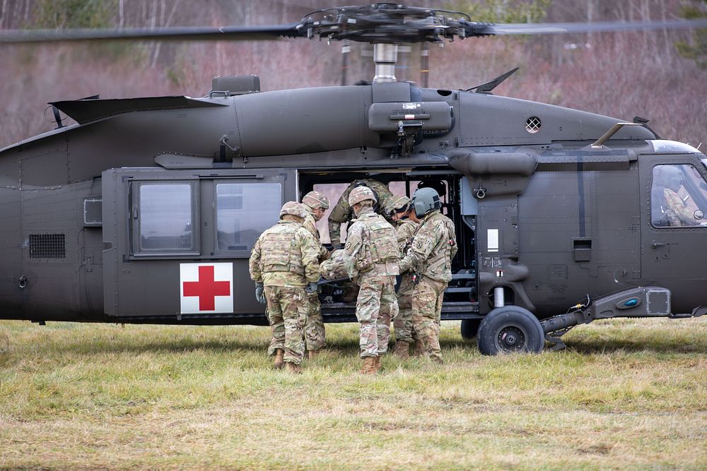 10th MDSB - 510th HR Company MEDEVAC Training with 10th CABSoldiers with the 510th HR Company, 10th Division Sustainment…
