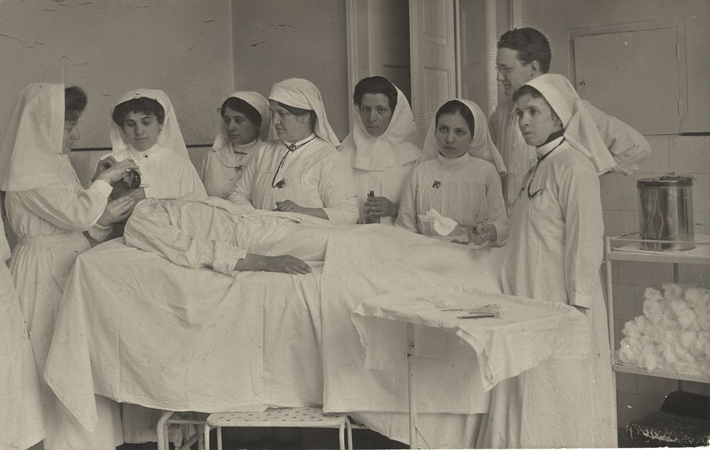 Patient and Nurses (1914) 