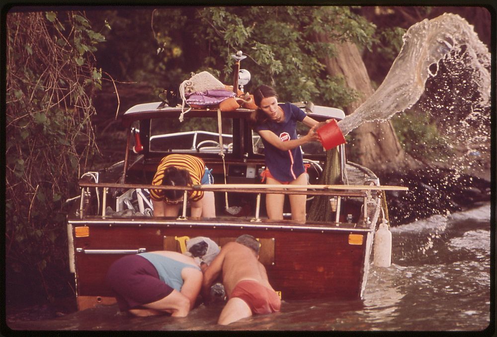 Small Pleasure Craft Goes Aground On Banks Of Ohio River, June 1972. Photographer: Strode, William. Original public domain…