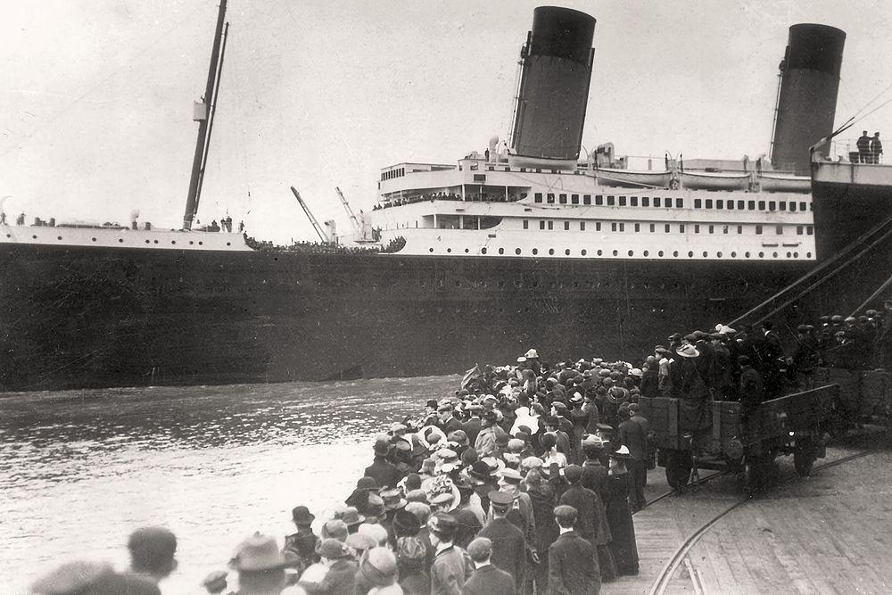 RMS Titanic departing from Southampton Pier 44