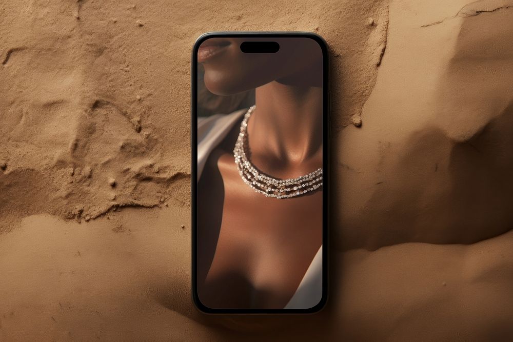 Smartphone screen with jewelry photo