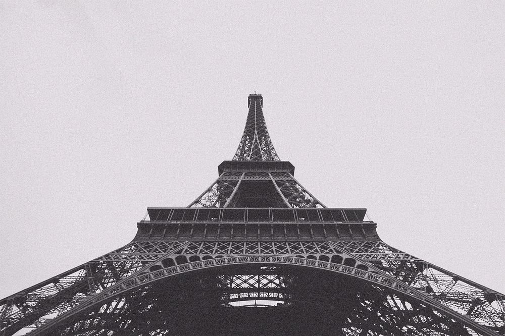 Eiffel tower photo with noise effect