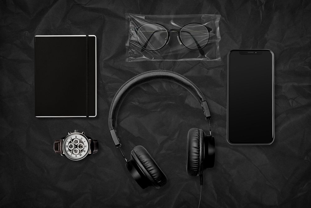 Men essential kits in black