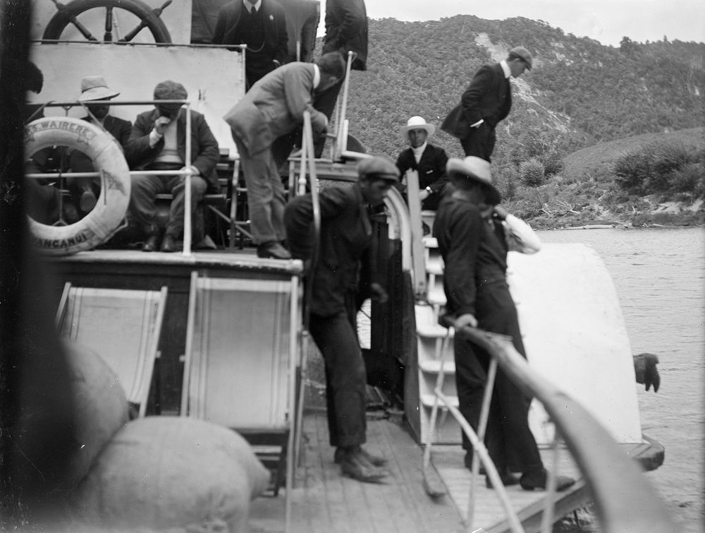 Preparing the Paddle Wheel on the Steamship Waiwera (1905) by Fred Brockett.