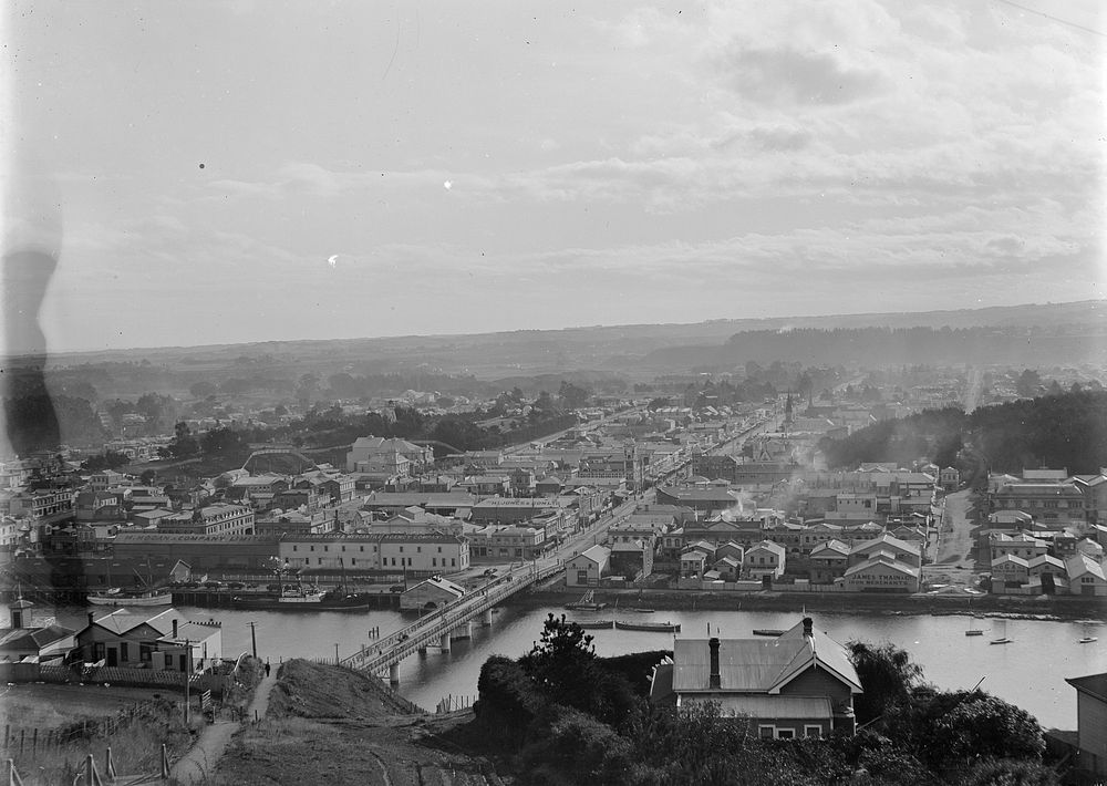 Whanganui from Durie Hill (circa 1908) by Fred Brockett.