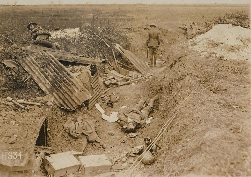 Untitled (war trench) (circa 1918).