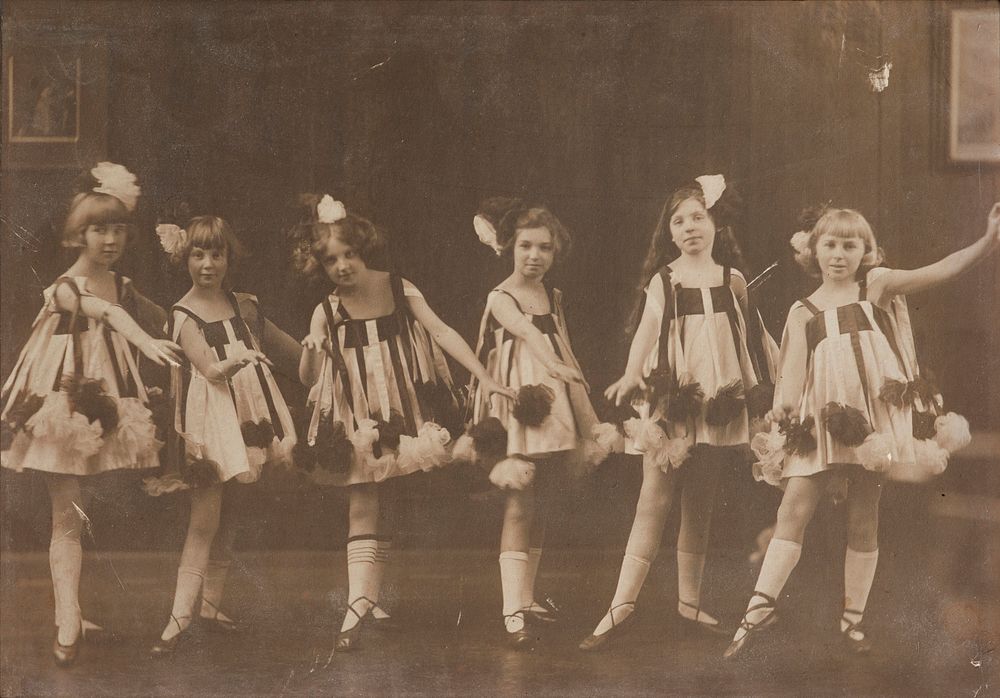Untitled [troupe of girls in dance costume] (1920s).
