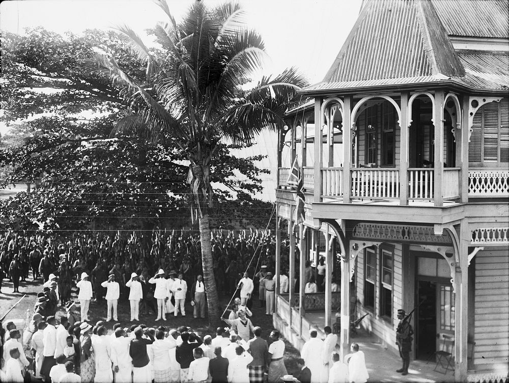 New Zealand forces hoisting the Union Jack at the courthouse, Apia (1914) by Thomas Andrew.