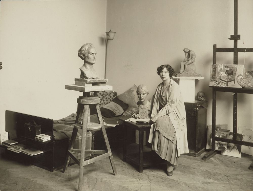 Margaret Butler in her Studio (1918-1930).