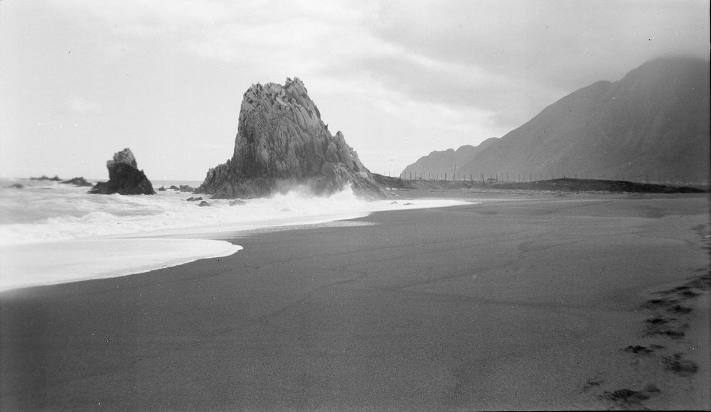 White Rock from beach to north east (20 November 1954) by Leslie Adkin.