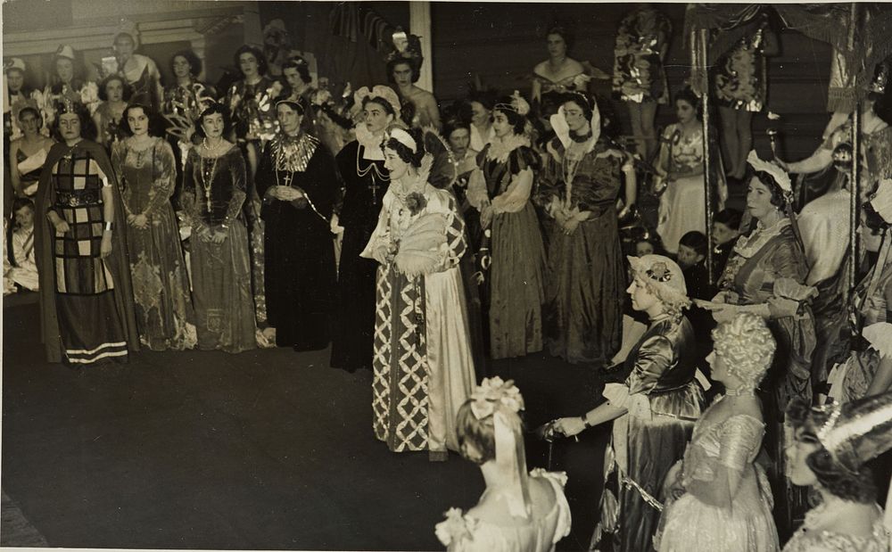Procession of Queens of Britain at the Victory Queen Carnival (June 1941).