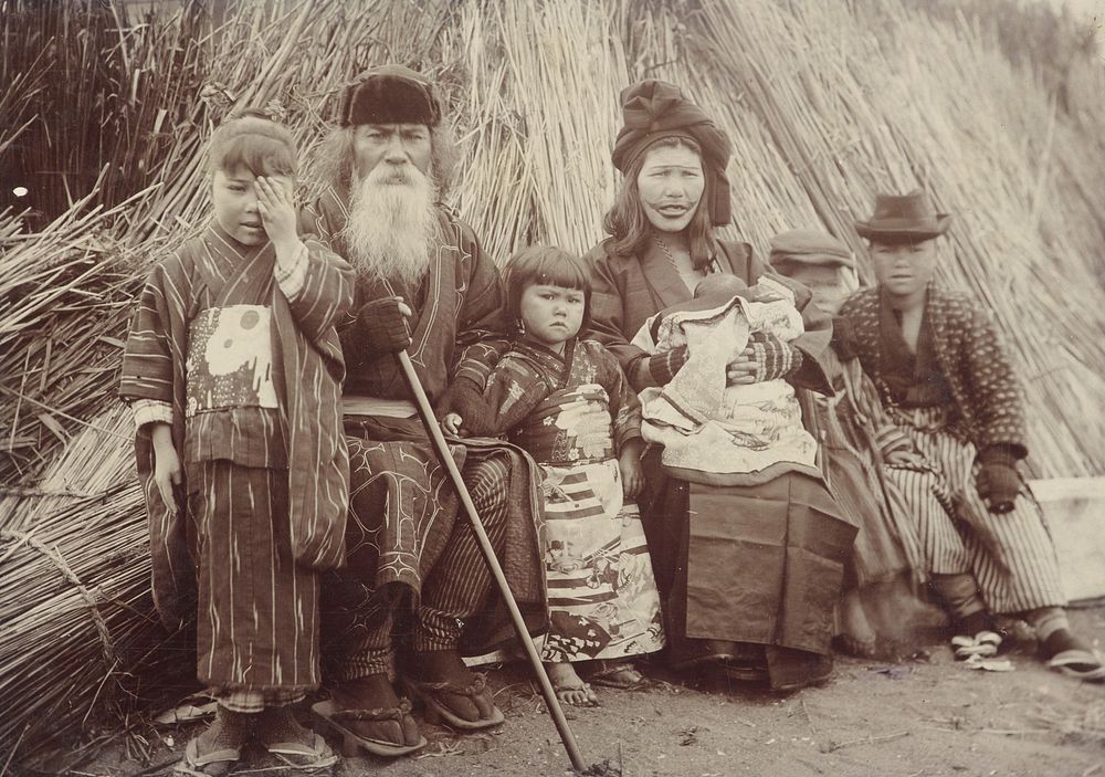 Chief Kanareki and family (circa 1900) by Fine Artsic Photographer.