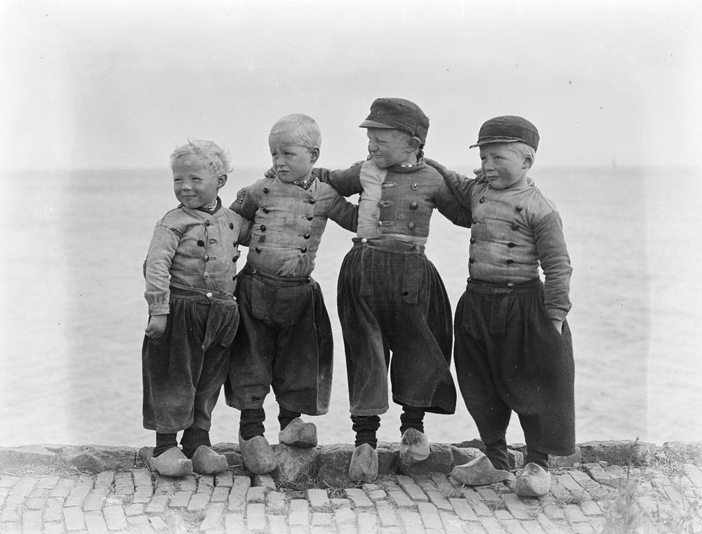Four boys, the Netherlands (1906-1917) by George Crombie.