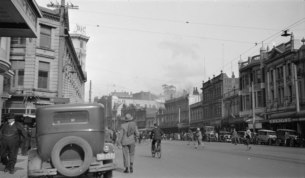 City street scene (circa 1920s).