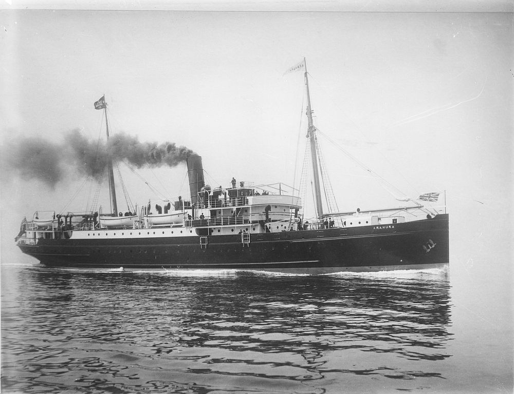 [Steamship "Arahura"] by Muir and Moodie.