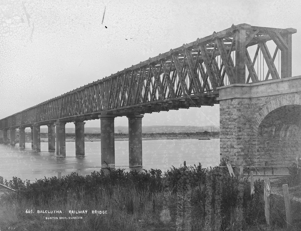 Balclutha Railway Bridge (circa 1880) by Burton Brothers.