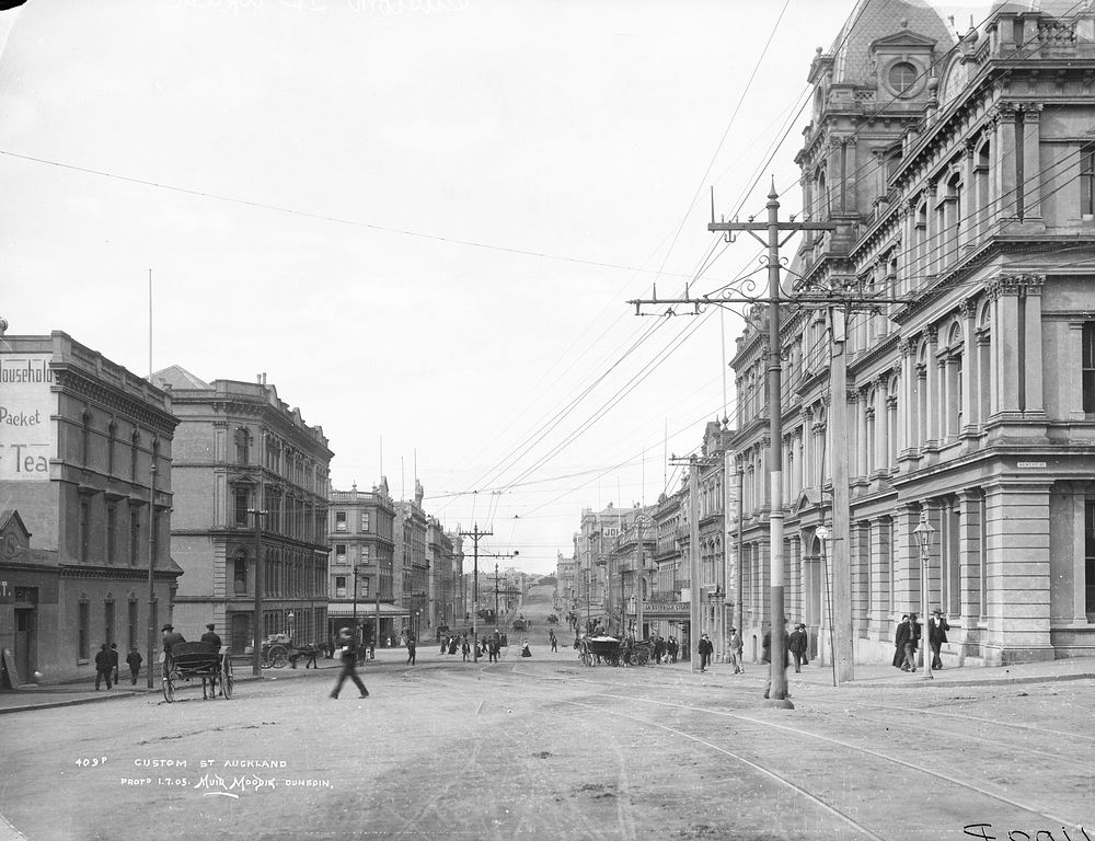 Custom Street, Auckland (circa 1905) by Muir and Moodie.