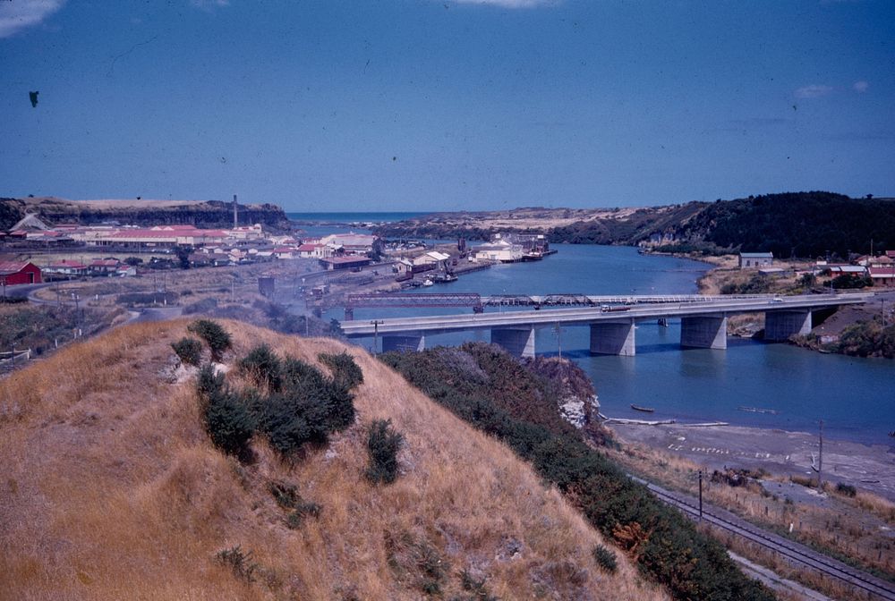 Patea River - view downstream to port from hill-knobs by road (01 February 1960) by Leslie Adkin.