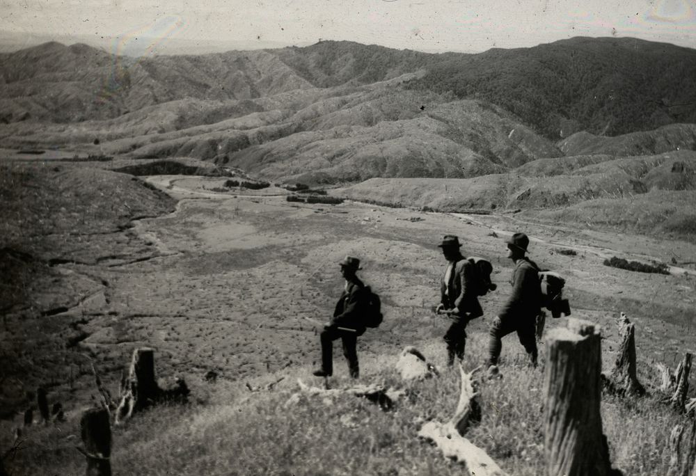 First Crossing from Levin to Eketahuna : The Mangatainoka valley at Putara .... (04 March 1927-07 March 1927) by Leslie…