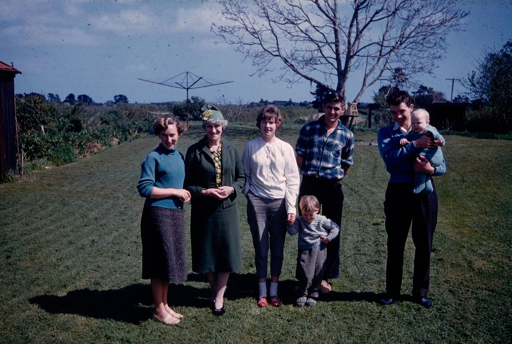 Group at Hoare's home, Manakau .... (07 October 1961) by Leslie Adkin.