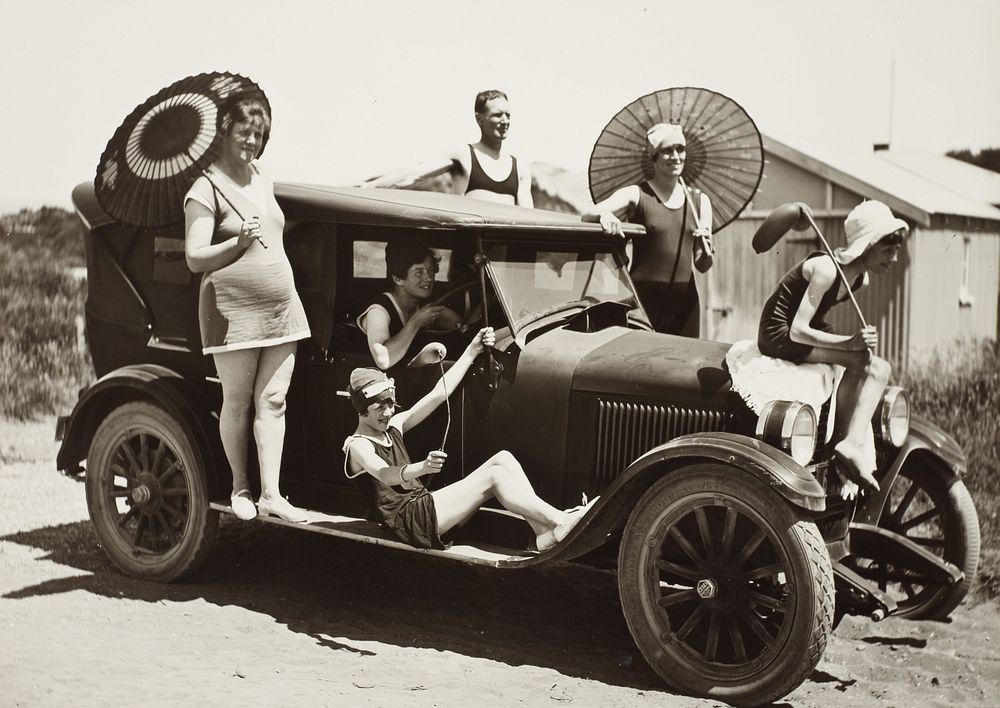 Leslie, Maud, Nancy, Clyde and friends, Otaki Beach, (26 December 1927- January 1928) by Leslie Adkin and Athol McCredie.