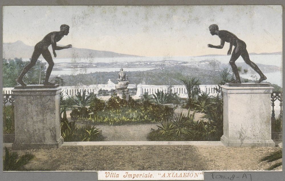 Beelden in de tuin van het Achilleion op Corfu (c. 1895 - in or before 1905) by anonymous and anonymous