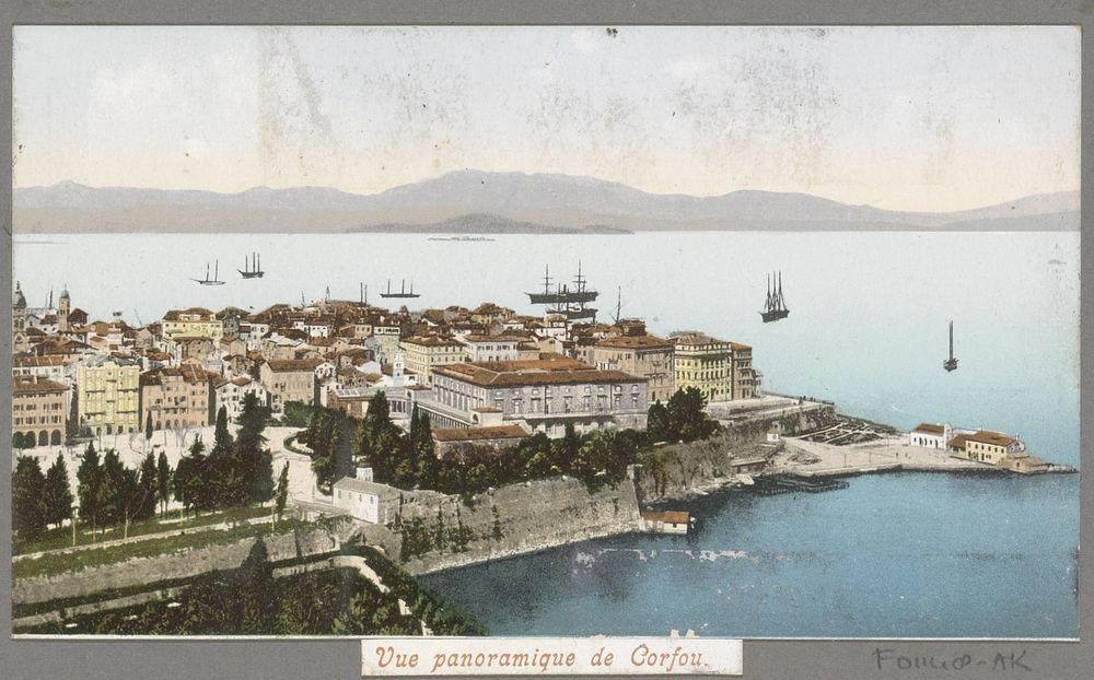 Gezicht op de stad Corfu (c. 1895 - in or before 1905) by anonymous and anonymous