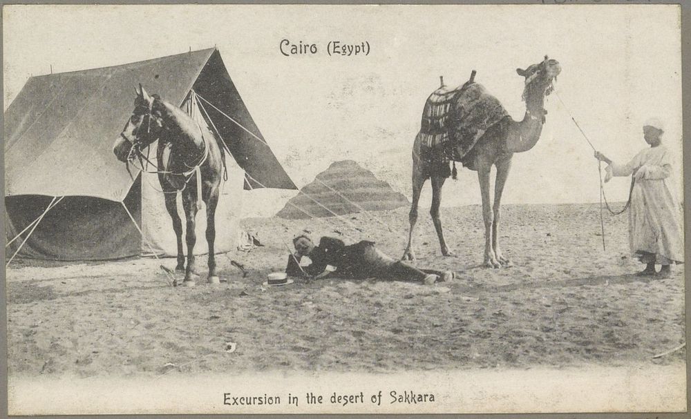 Man liggend voor een tent in het woestijnzand bij Sakkara (c. 1895 - in or before 1905) by anonymous