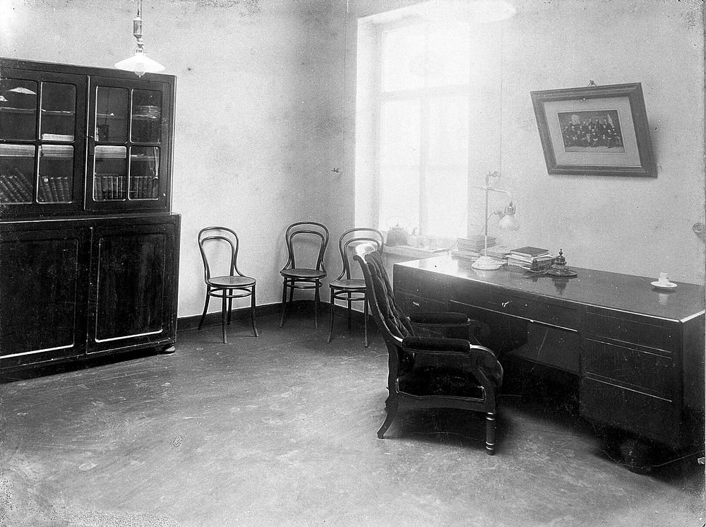 Pavlov's office in the Physiology department, Imperial Institute of Experimental Medicine, St Petersburg. Photograph, 1904.
