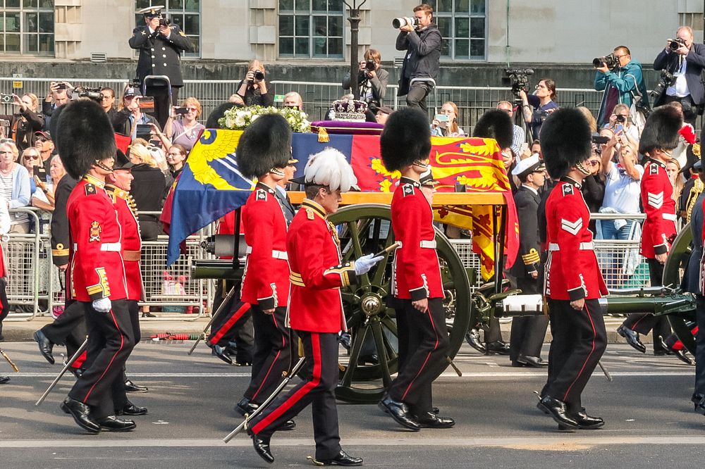 Queen procession to Westminster 14 September 2022