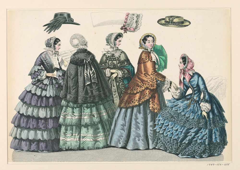 Fashion Plate with Ladies' Headwear