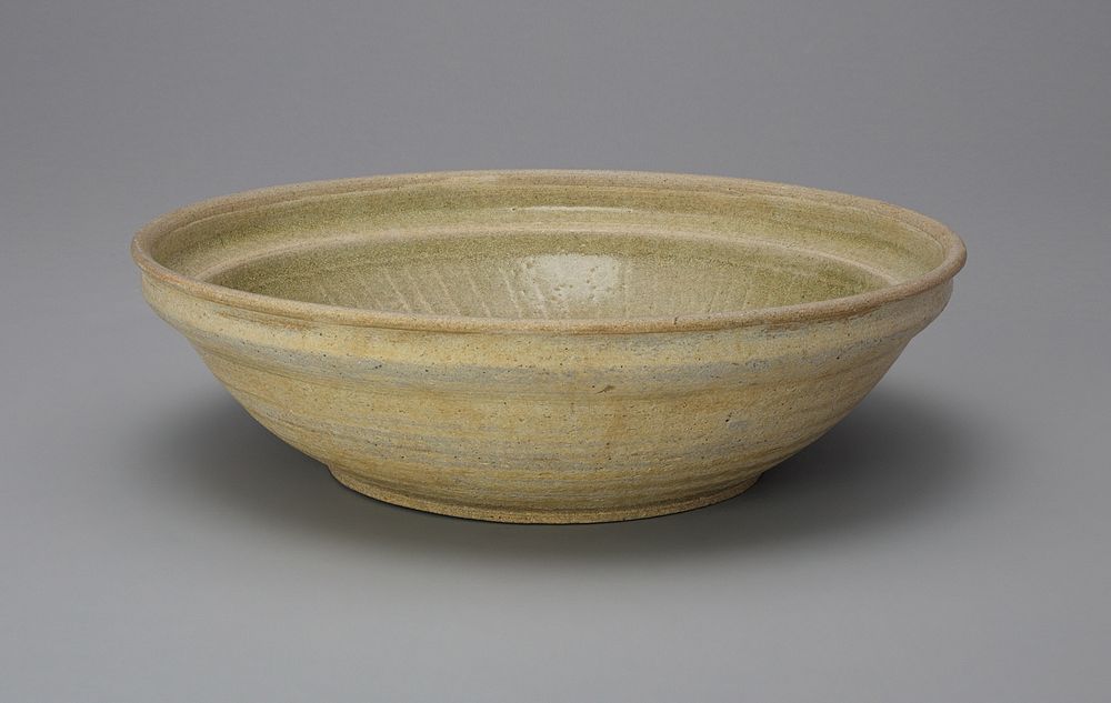 Dish with Incised Fan Pattern