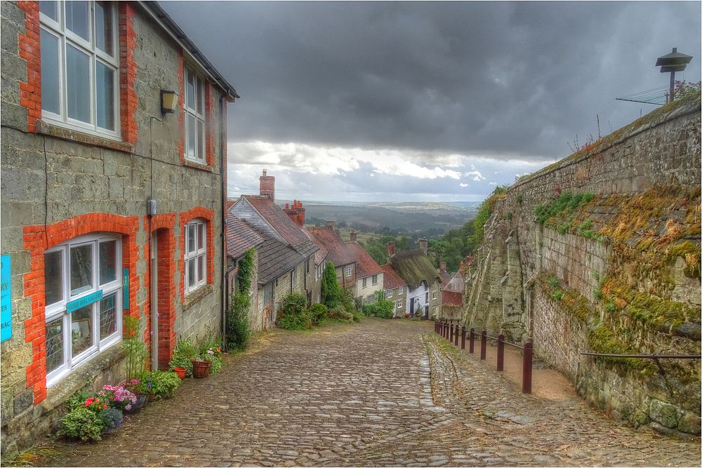 Shaftesbury, historical village road.