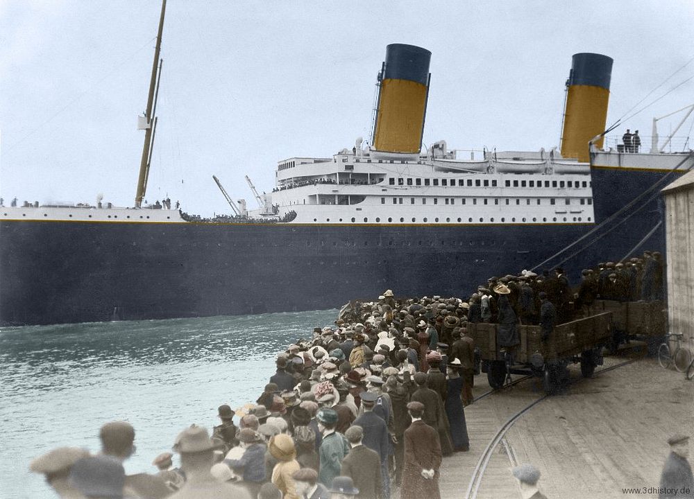 Colored picture of Titanic departing from Southampton