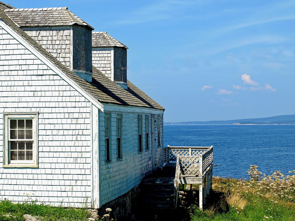 Free ocean cottage by seaside public domain CC0 photo.