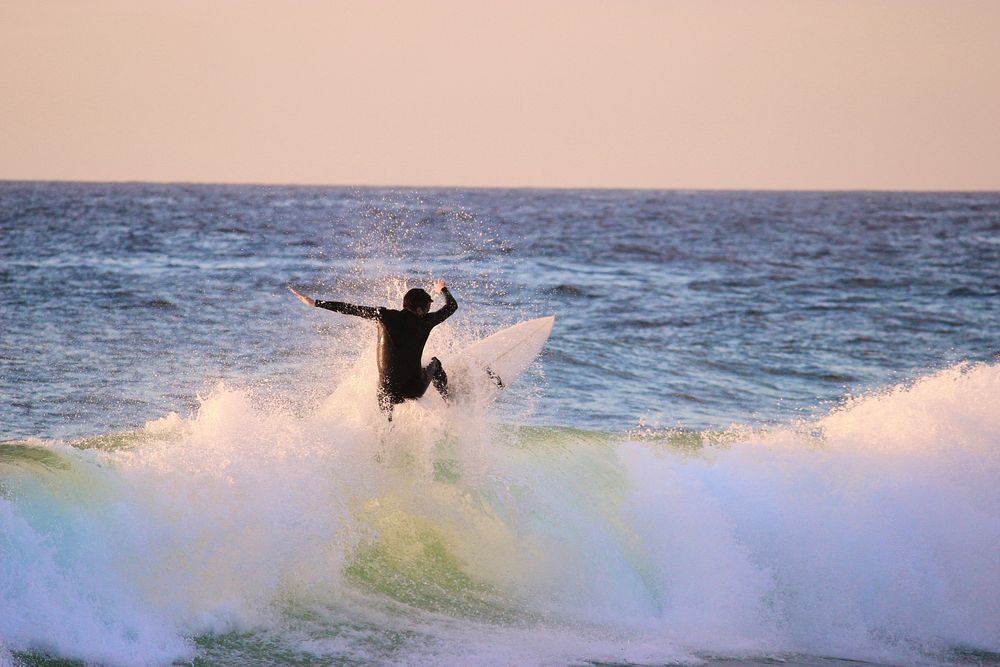 Free surfer surfing ocean waves | Free Photo - rawpixel