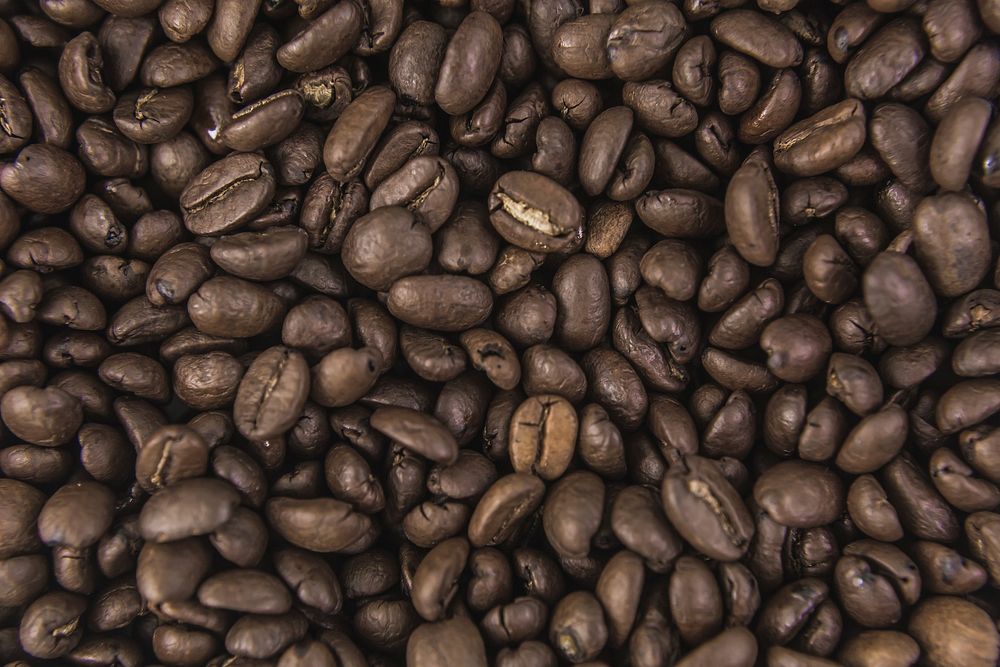 Free roasted coffee beans close up image, free coffee public domain CC0 photo.
