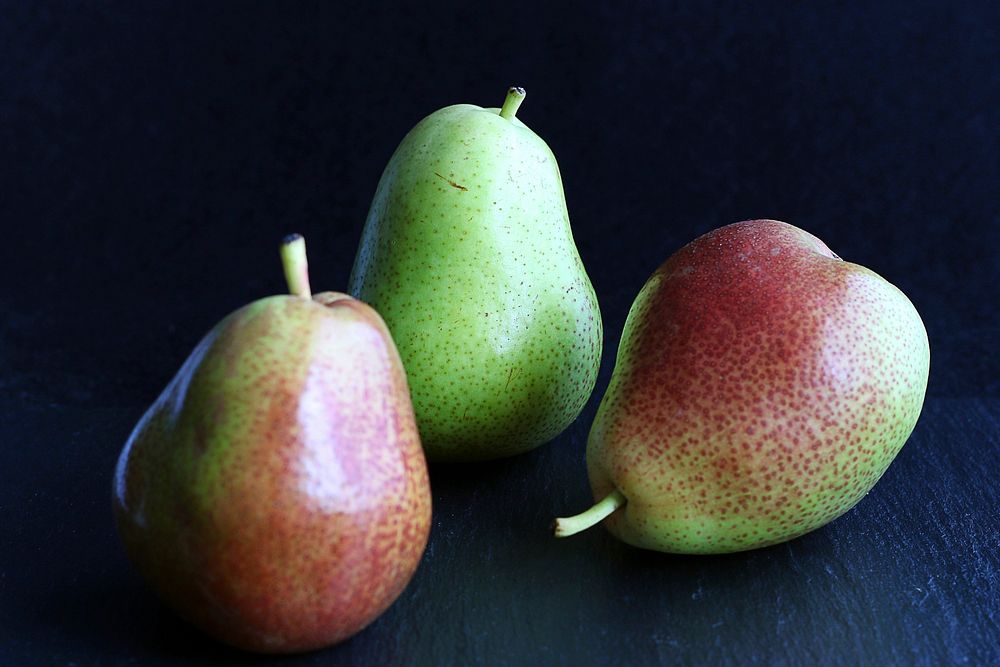 Free pear image, public domain fruit CC0 photo.