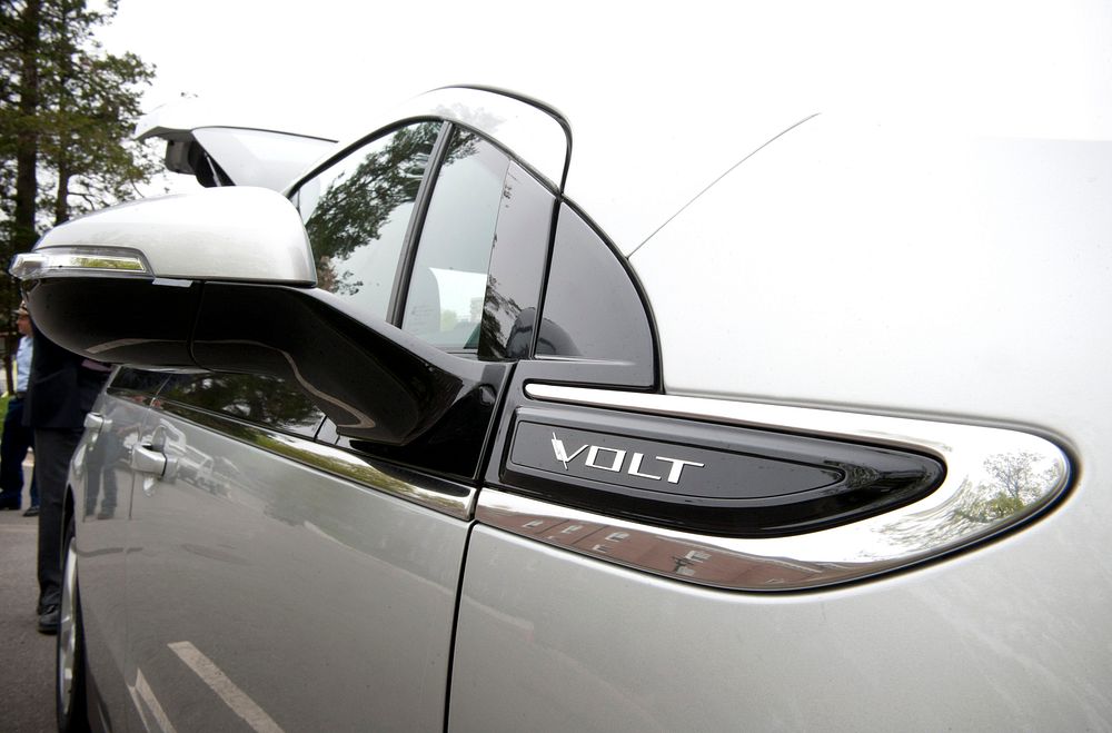 NEW LONDON, Conn. -- The U.S. Coast Guard Academy takes ownership of two electric cars May 15, 2014 that will serve as…