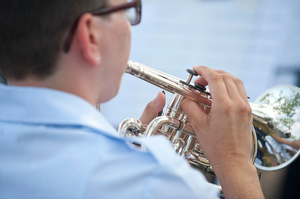 USCG Band plays at Fort TrumbullNEW LONDON, Conn. -- The U.S. Coast Guard Band performs at Fort Trumbull in New London…