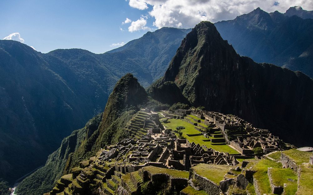 Machu Picchu, historical place in Peru. Free public domain CC0 photo.