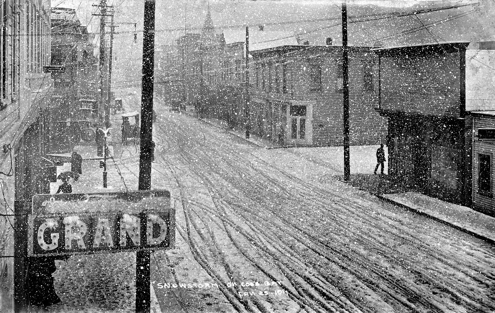 Coos Bay Snowstorm, OR Jan 25, 1911, Siuslaw National Forest Historic Photo. Original public domain image from Flickr