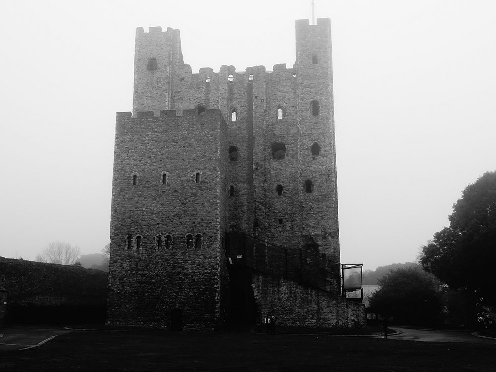Rochester Castle in England. Free public domain CC0 image. 